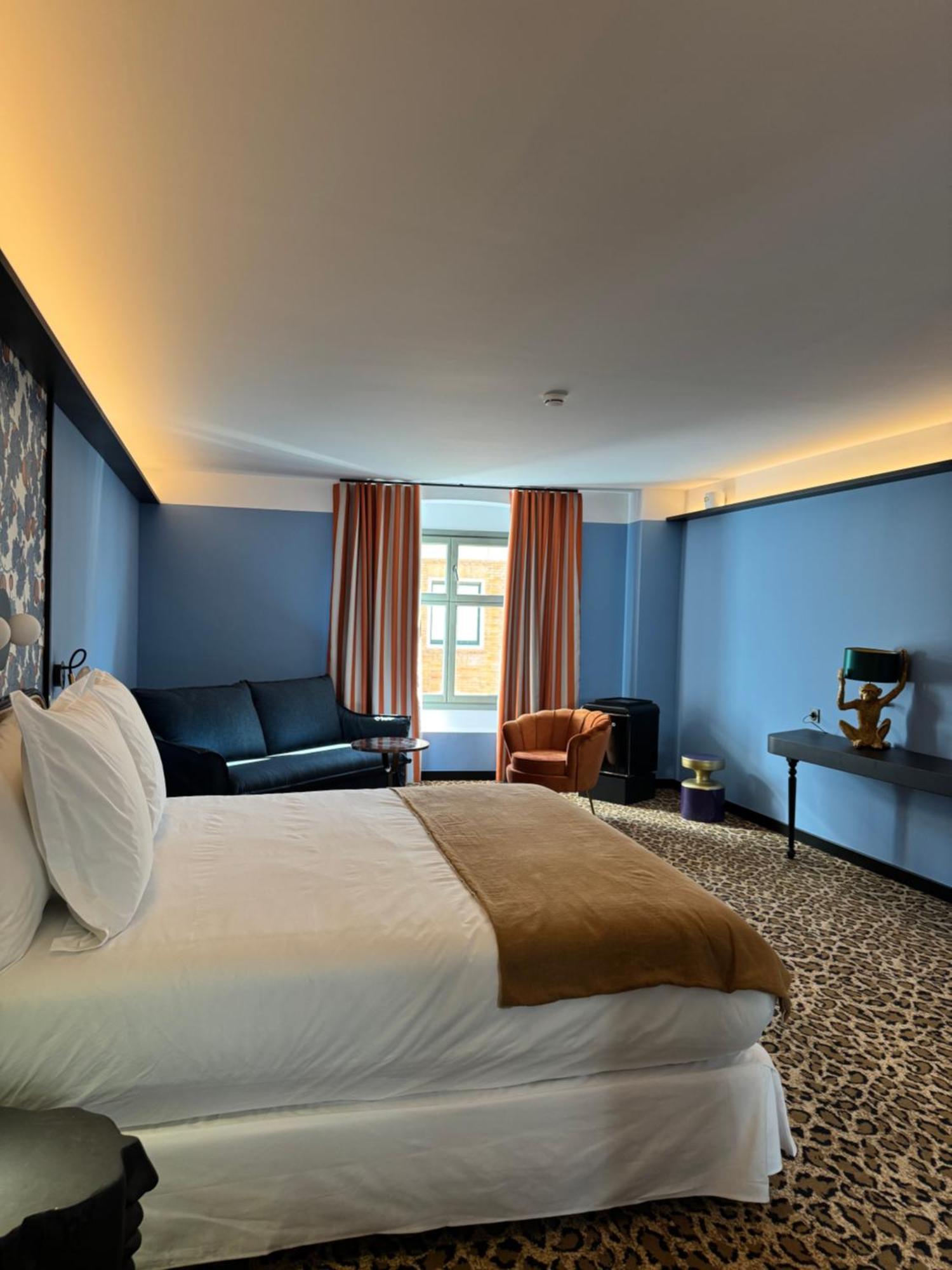 Hotel Divino & Apartments Figueres  Exterior photo