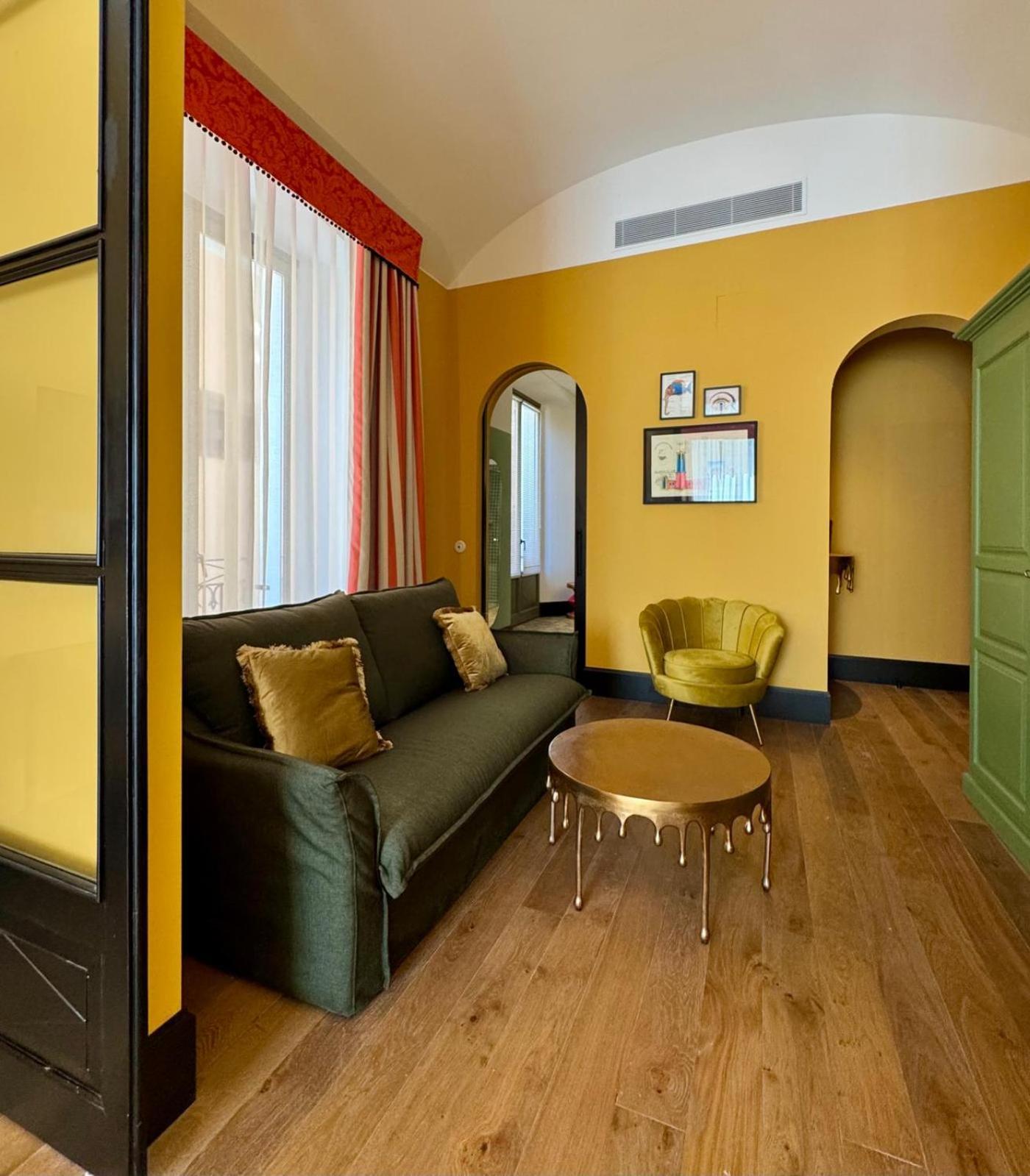 Hotel Divino & Apartments Figueres  Exterior photo