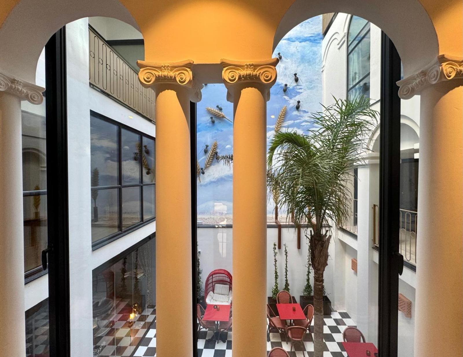 Hotel Divino & Apartments Figueres  Exterior photo