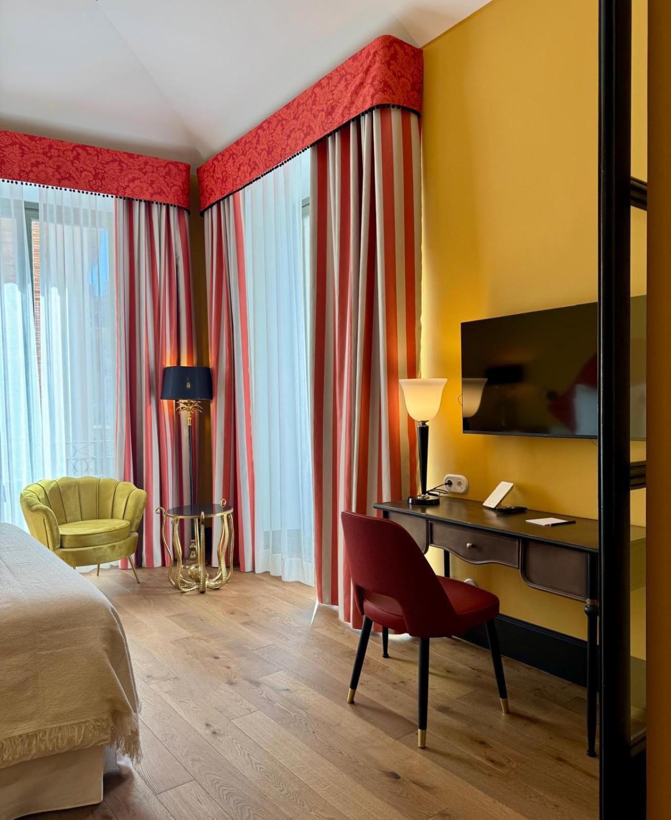 Hotel Divino & Apartments Figueres  Exterior photo